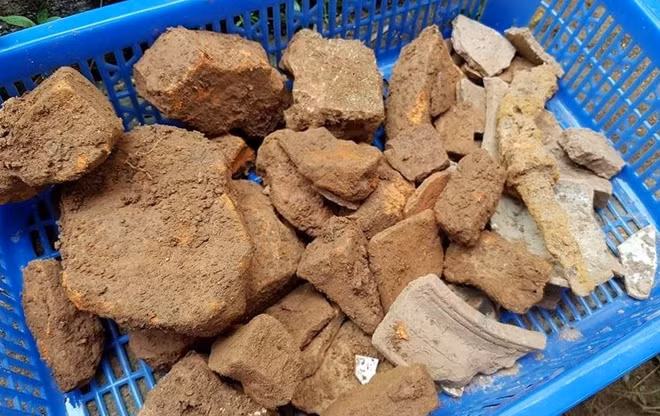 Nhiều hiện vật được các nhà khoa học phát hiện qua công tác thăm dò khảo cổ ở gò Dương Xuân.