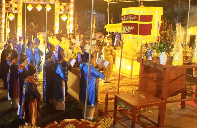Quang cảnh lễ tế Xã Tắc tại Đàn Xã Tắc.