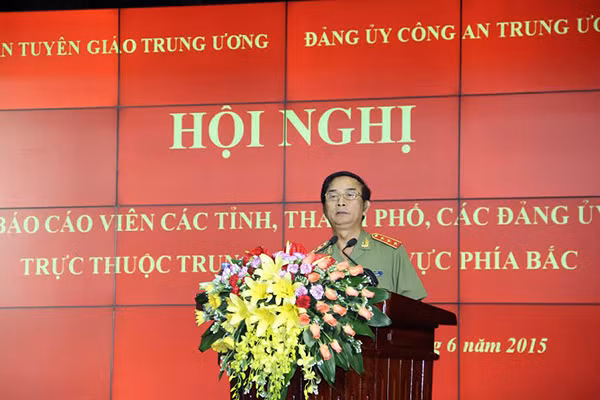 Thứ trưởng Thường trực Đặng Văn Hiếu phát biểu khai mạc Hội nghị.