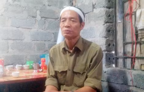 Ông Sen đau đớn khi kể về cái chết tức tưởi của con trai.