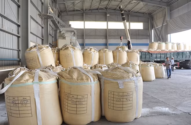 Sản phẩm Alumin được sản xuất tại nhà máy