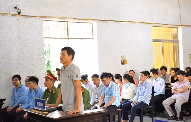 Các bị cáo tại phiên toà.