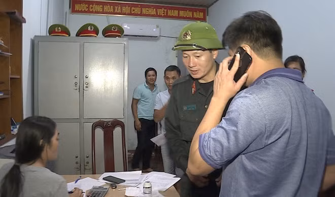 Đích thân Đại tá Vũ Hồng Văn, Giám đốc Công an tỉnh Đắk Lắk chỉ đạo tại hiện trường bắt giữ các đối tượng