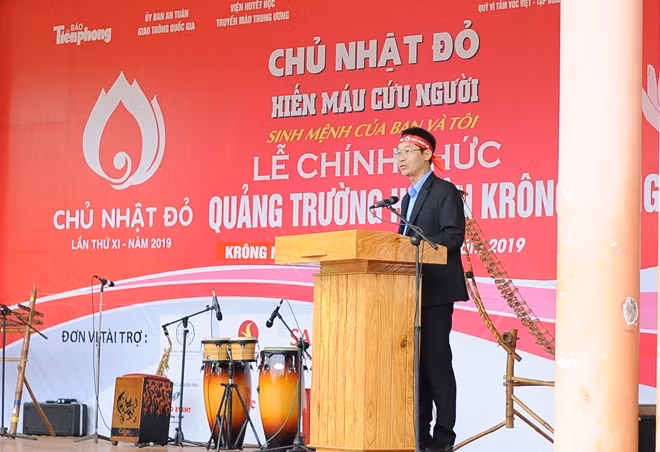 TS Trần Ngọc Quế, Phó giám đốc Trung tâm máu Quốc gia, Viện Huyết học - Truyền máu Trung ương phát biểu tại buổi lễ