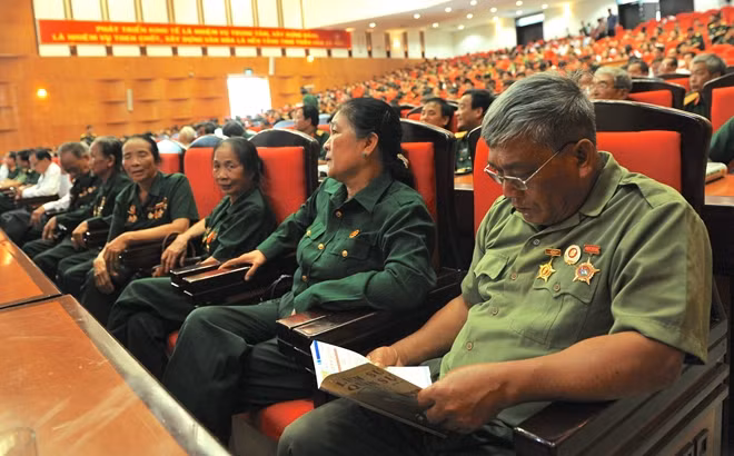 Các cựu chiến binh đã từng tham gia chiến đấu, công tác trên tuyến đường Hồ Chí Minh huyền thoại tham dự tại hội thảo.