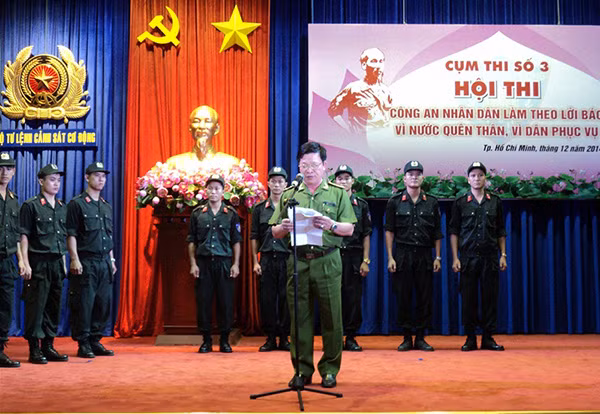 Đại tá Lê Văn Sinh, Phó Cục trưởng Cục Tham mưu - Tác chiến phát biểu tại hội thi.
