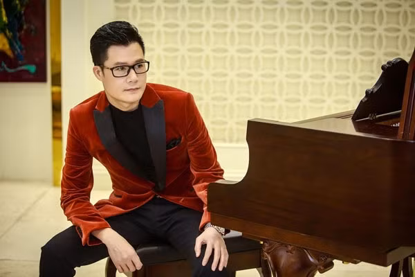 Ca sĩ Quang Dũng.