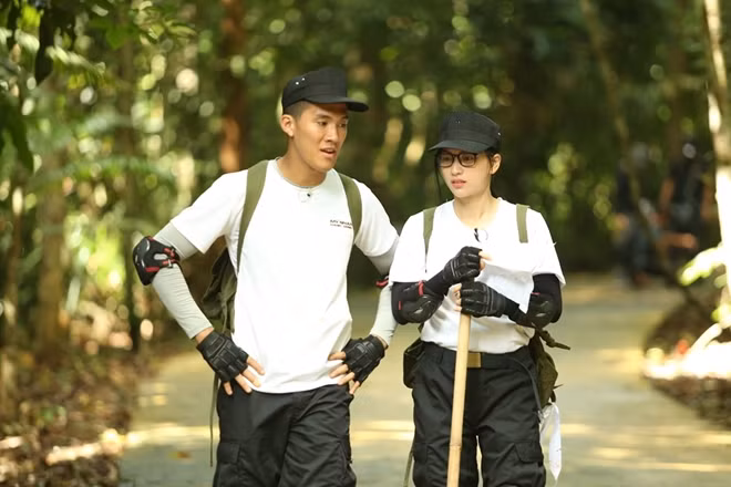 Đội Phương Anh Đào - Tiến Trung.