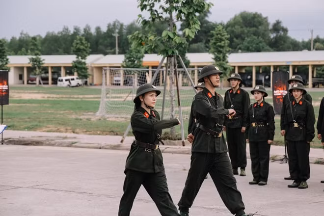 Các đội thực hiện phần tập huấn.