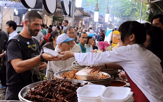 Liên hoan là dịp thu hút khách du lịch trong và ngoài nước.