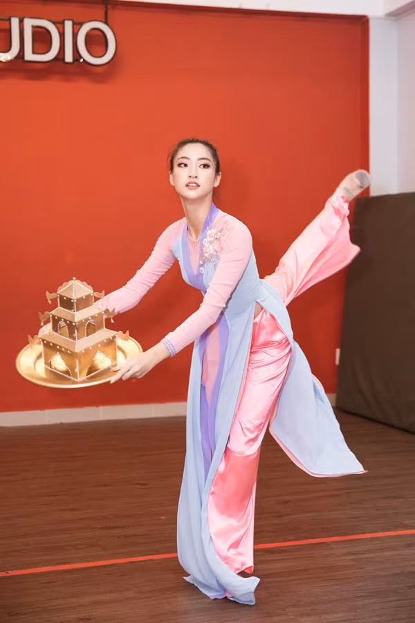 Cô gặp nhiều chấn thương do kỹ thuật khó.