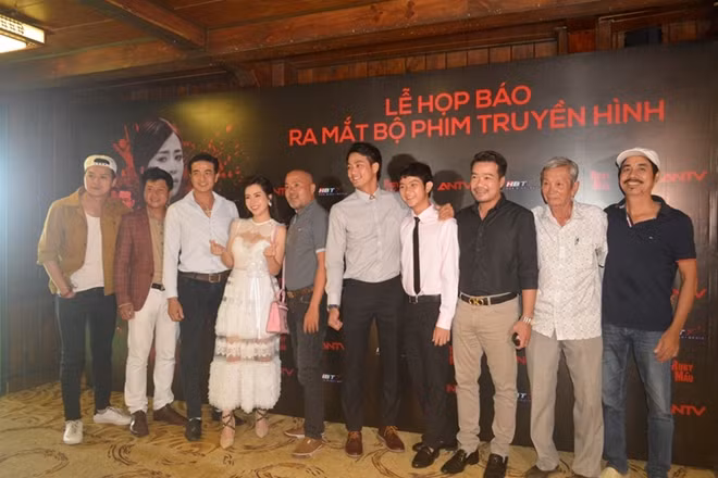 Dàn diễn viên trong "Ruby máu".