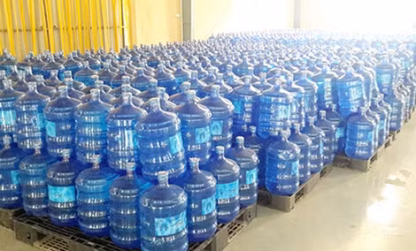 Sản phẩm của Công ty nước khoáng Thanh Thủy bị tồn kho do tranh chấp giữa các cổ đông trong công ty.