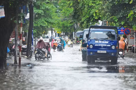 Hà Nội lại thấp thỏm trước mùa mưa.
