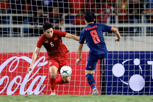 Đoàn Văn Hậu sẽ góp mặt ở giai đoạn 2 V.League 2020 trong màu áo CLB Hà Nội.