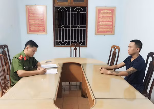 Đối tượng Nguyễn Trọng Thế tại cơ quan Công an. Đối tượng Nguyễn Trọng Thế tại cơ quan Công an.