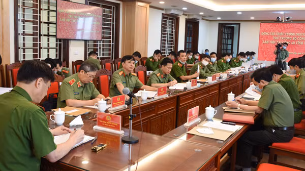 Các đại biểu dự buổi làm việc. Các đại biểu dự buổi làm việc.