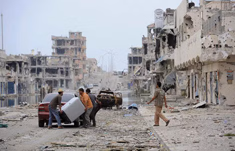 Thủ đô Tripoli bị tàn phá thảm hại, Libya cần một hướng đi mới.
