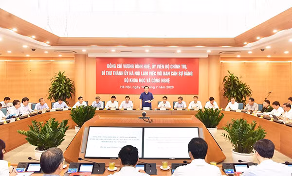 Toàn cảnh buổi làm việc.
