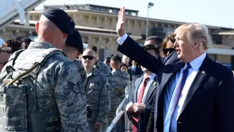 Ông Donald Trump đang có những động thái khiến EU phải lo lắng.