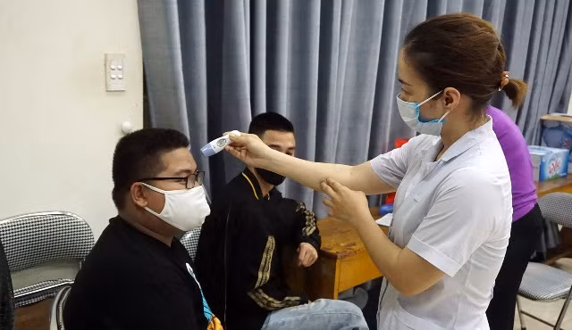 Sau khi kiểm tra không có lý do chính đáng, nhiều trường hợp đã bị tạm cách ly theo dõi.