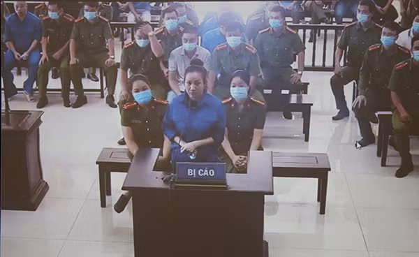 Bị cáo Nguyễn Thị Dương (vợ Đường). Bị cáo Nguyễn Thị Dương (vợ Đường).