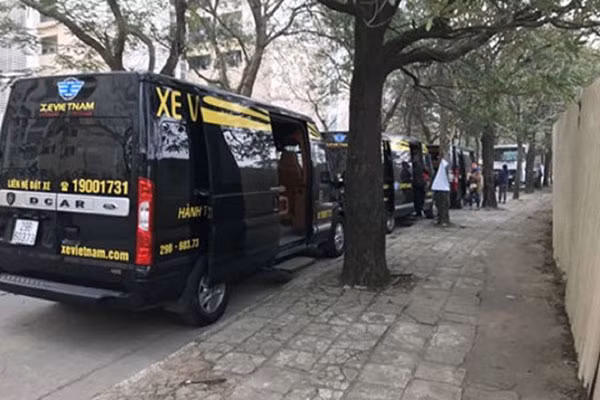 Nhiều ý kiến cho rằng xe hợp đồng cũng phải kê khai giá cước.