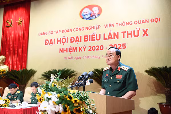 Thượng tướng Trần Đơn phát biểu tại Đại hội.