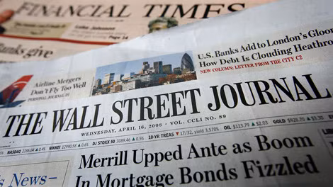 Trung Quốc trục xuất 3 phóng viên của tờ Wall Street Journal khỏi văn phòng tại Bắc Kinh với lý do là tờ báo này từ chối xin lỗi về một bài viết liên quan đến Trung Quốc. Ảnh: L.G.
