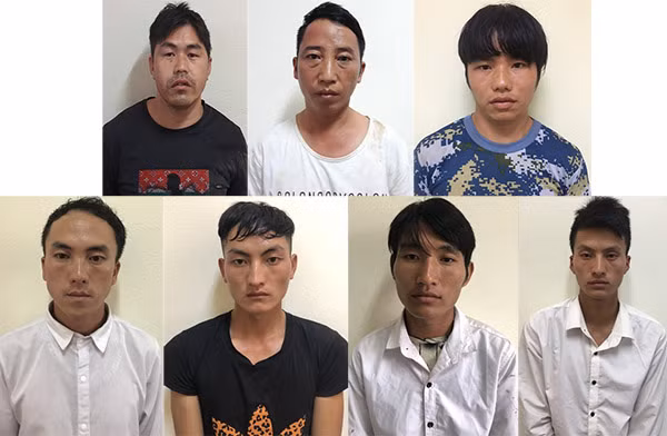 Các đối tượng (trên xuống, trái qua): Sùng A Chớ, Thào Seo Hòa, Thào Seo Áo, Chang A Vương, Chang A Lử, Ly Seo Phần và Sùng A Tùng.