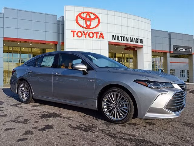 Toyota triệu hồi xe sang liên quan đến lỗi động cơ.