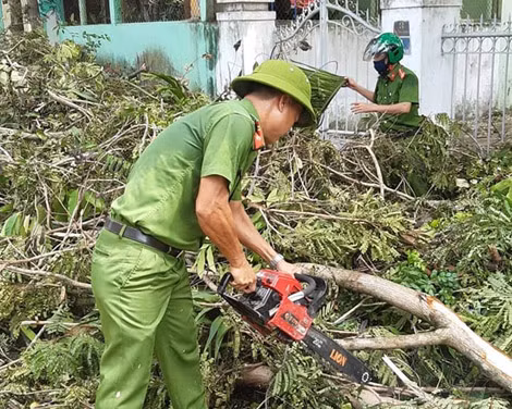 Các đơn vị Công an chủ động ứng phó với thời tiết nguy hiểm trên biển ảnh 1