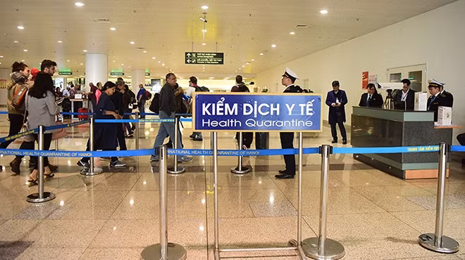 Việt Nam tạm dừng cho nhập cảnh khách du lịch đến từ 27 quốc gia châu Âu.