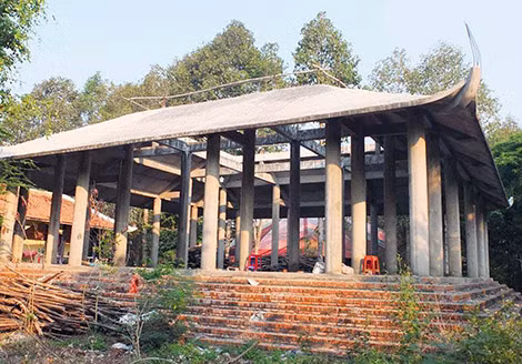 Công trình tu bổ Miếu Bà Chúa Xứ để xảy ra hàng loạt sai phạm. Công trình tu bổ Miếu Bà Chúa Xứ để xảy ra hàng loạt sai phạm.