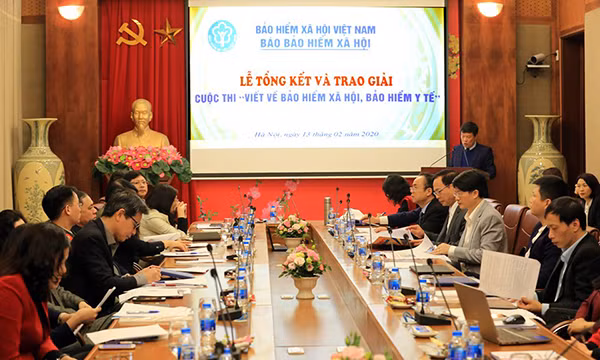 Toàn cảnh Lễ Tổng kết và trao giải tại đầu cầu TP Hà Nội.