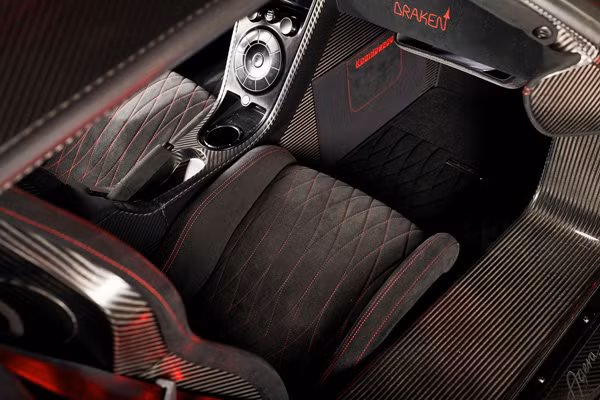 Nội thất trên Koenigsegg Agera RS Draken.