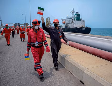 Đội tàu Iran được chào đón tại Venezuela.