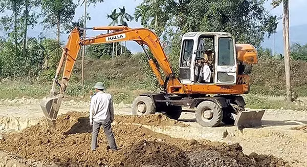 Bãi cọc Cao Quỳ sau khi phát lộ đã được lấp đất trở lại để bảo quản.