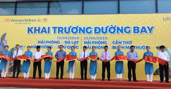 Cắt băng khai trương đường bay Hải Phòng - Phú Quốc.
