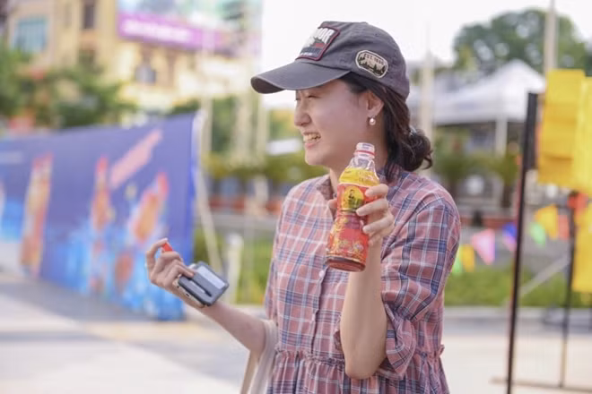 Không chỉ giải khát, thanh nhiệt cơ thể mà thức uống như Trà Thanh Nhiệt Dr Thanh còn giúp tăng cường sức khỏe.