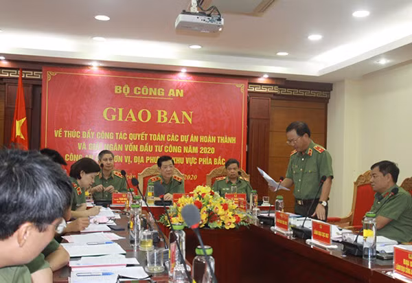 Thiếu tướng Đoàn Ngọc Hùng, Phó Giám đốc Công an TP Hà Nội nêu nguyên nhân một số vướng mắc trong đầu tư công. Thiếu tướng Đoàn Ngọc Hùng, Phó Giám đốc Công an TP Hà Nội nêu nguyên nhân một số vướng mắc trong đầu tư công.