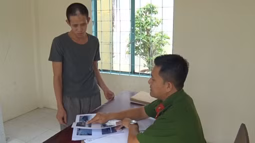Đối tượng bị truy nã đập phá xe ô tô chở lãnh đạo tỉnh đang chờ đèn đỏ