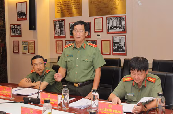 Thiếu tướng Nguyễn Đức Minh, Phó Cục trưởng Cục Công tác Đảng và công tác chính trị Bộ Công an phát biểu tại buổi làm việc.