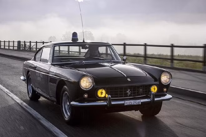 Siêu xe Ferrari 250 GTE Series II.