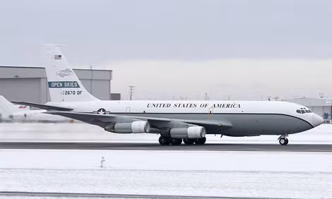 Trinh sát cơ tham gia hiệp ước Bầu trời mở Boeing OC-135B của Mỹ tại sân bay quốc tế Halifax - Robert L Stanfield, Canada.