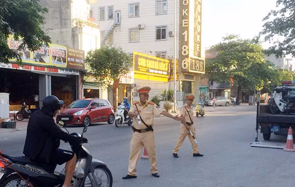 Công an tỉnh Quảng Ninh kiểm tra xử lý nghiêm các trường hợp tham gia giao thông vi phạm nồng độ cồn.