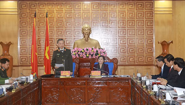 Bộ trưởng Bộ Công an Tô Lâm phát biểu tại buổi làm việc.