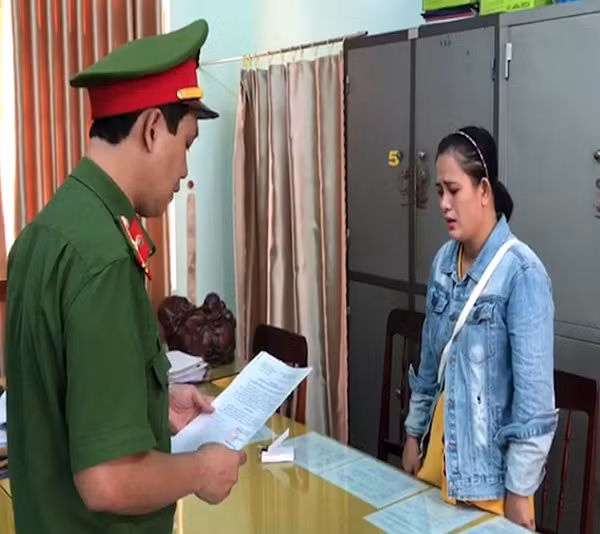Nữ kế toán Phạm Thị Giang bị khởi tố.