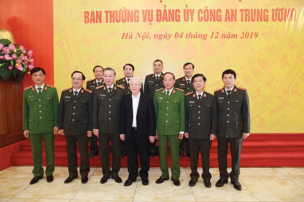 Tổng Bí thư, Chủ tịch nước Nguyễn Phú Trọng; Bộ trưởng Tô Lâm và các đại biểu tại Hội nghị Ban Thường vụ Ðảng ủy Công an Trung ương 4-12-2019.