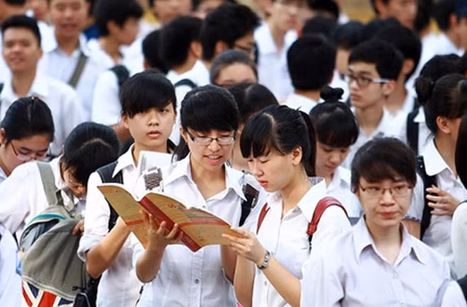 Các trường tổ chức thi thử để học sinh có cơ hội cọ xát, đồng thời, giáo viên rút kinh nghiệm và điều chỉnh phương pháp dạy học, ôn tập cho hiệu quả. (Ảnh minh họa: CTV).